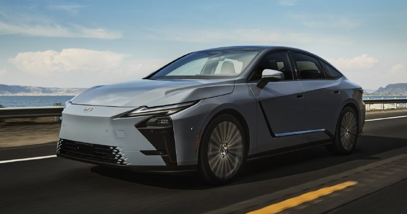 Lexus запустил продажи нового ES в США