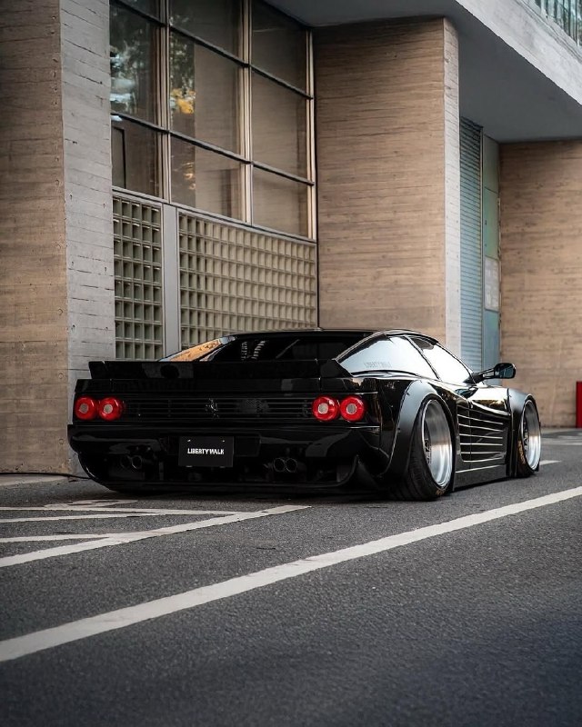 LIBERTYWALK Ferrari 512TR 4