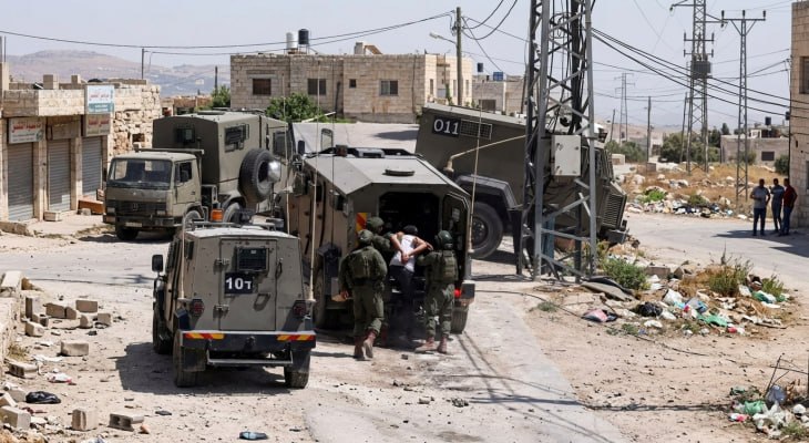 مرکز اطلاعرسانی فلسطین: 🔴یورش صهیونیستها به نابلس و الخلیل؛ چند فلسطینی بازداشت شدندنظامیان رژیم صهیونیستی بامداد و صبح امروز شنبه به مناطق مخ