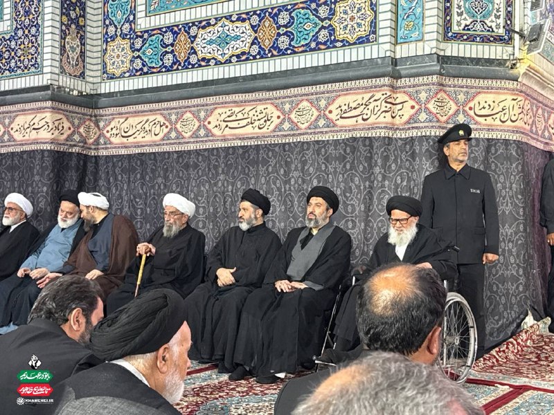 خبرگزاری مهر: 📸 هم‌اکنون؛ حضور فرزندان حضرت آیت‌الله العظمی شهید خامنه‌ای رضوان‌الله‌علیه در مراسم بزرگداشت چهلم ایشان در حرم مطهر اما