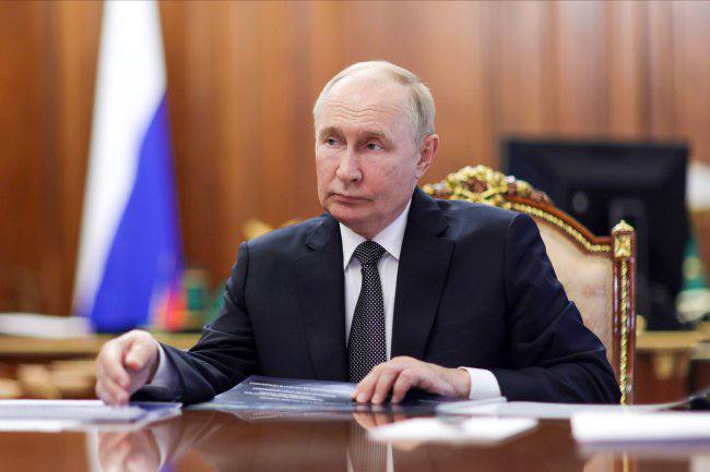 При рождения четвертого и последующих детей семьям помогут с погашением за счет государства обязательств по ипотечному жилищному кредиту или займу фото