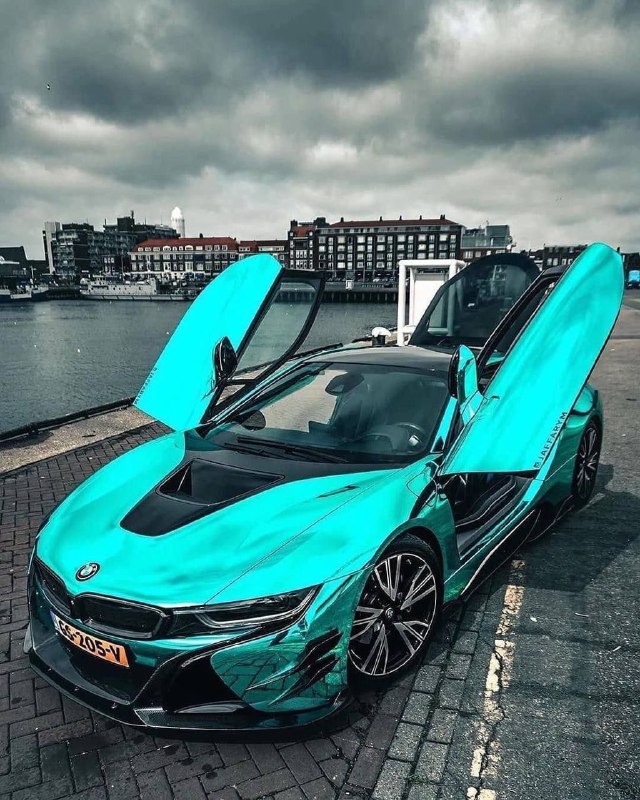 BMW i8💟