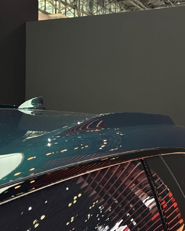 Genesis G90 Wingback 4