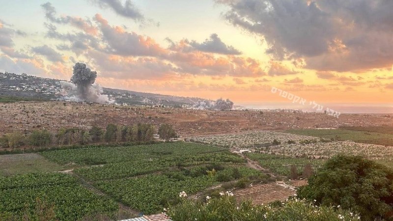 לבנון מדווח: תקיפה של צה"ל פוגעת באל-מנצורי בדרום לבנון בשעת השקיעה.