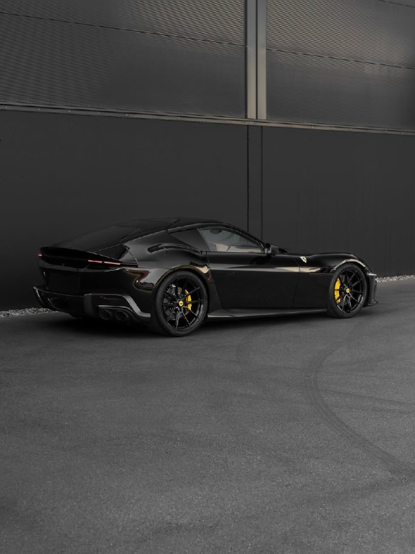 Ferrari 12Cilindri 10