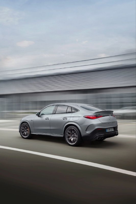 Mercedes-AMG GLC 63 S E PERFORMANCE Coupé 10