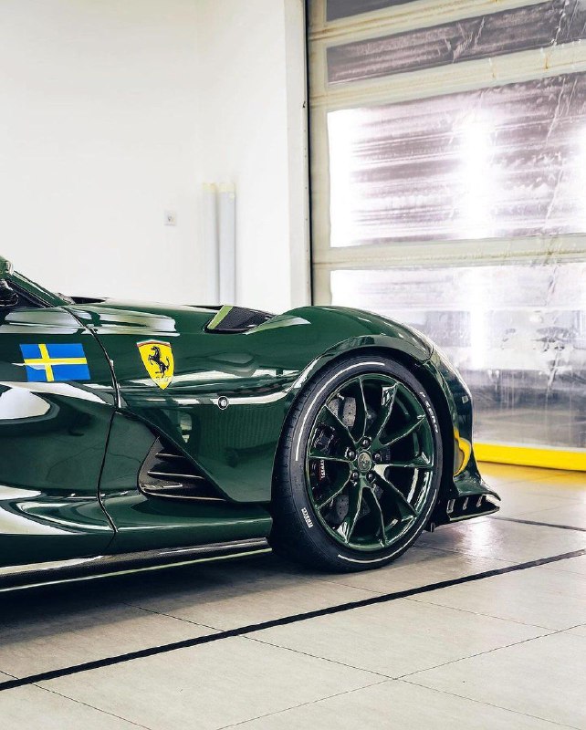 Ferrari 812 Competizione 2