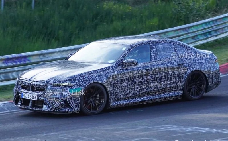Новую BMW M5 катают по Нюрбургрингу 2