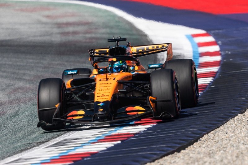 На Гран-при Австрии McLaren не смогла заработать место в первом ряду стартовой р