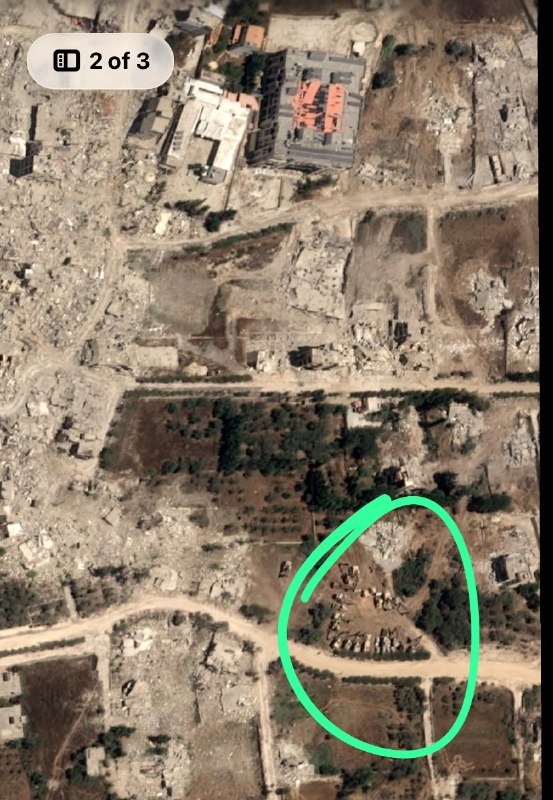 🚨תמונה מציגה התקהלות גדולה של מספר דחפורים בשכונת חאלת עיסא בעיר בינת ג'ביל