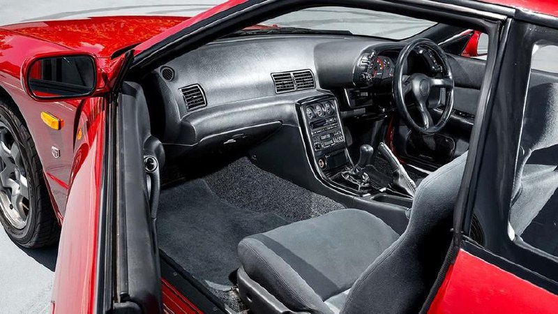 Из австралийской штаб-квартиры Nissan угнали коллекционный Skyline GT-R R32 4