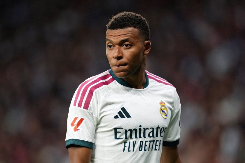 رئال ‌مادرید توییت | Real Madrid Tweet: ⁉️ نظر شما درباره عملکرد کیلیان امباپه توی بازی دیشب چیه؟@Real_Madrid_Tweets
