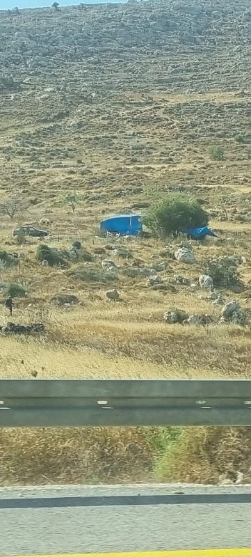 מתנחלים מקימים מאחז פסטורלי חדש על אדמות העיירה אל-מזרעא אל-שרקייה, מצפון-מזרח לרמאללה.