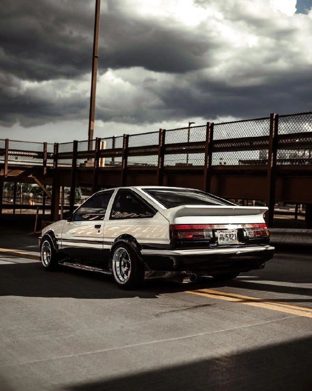 Toyota AE86 5