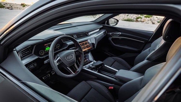 Audi Q8 e-tron edition Dakar 4