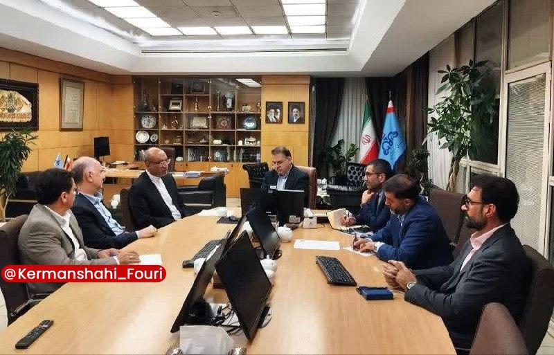 کرمانشاه فوری: بررسی وضعیت طرحهای پتروشیمی کرمانشاه🔹در نشست استاندار کرمانشاه با مدیرعامل صنایع پتروشیمی ایران، وضعیت طرحهای مهم پترو