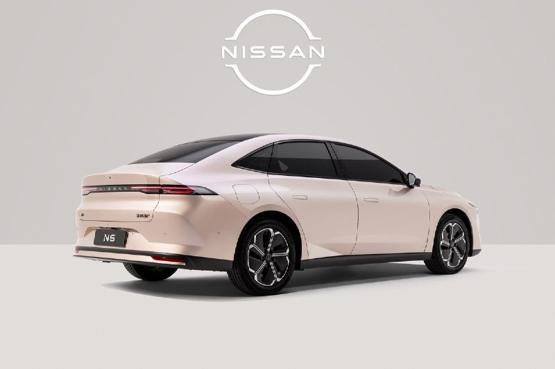 Nissan показал новый гибридный седан N6 4
