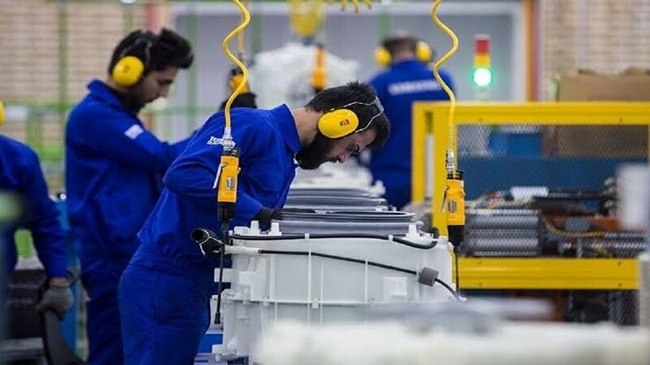 اتاق ايران آنلاین: از سوی مرکز پژوهشهای اتاق ایران🔴 گزارش شامخ تیرماه 1405 منتشر شد🔹 گزارش شاخص مدیران خرید (شامخ) کل اقتصاد به همراه گزار