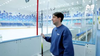 Максим Комтуа назвал лицемером главного тренера "Металлурга" Андрея Разина. Заявил: КХЛ оштрафовала его за симуляцию лишь потому, что лиге нужны были деньги. Также признался в походах по ночным клубам Москвы и добавил, что его считают главным задирой в ком