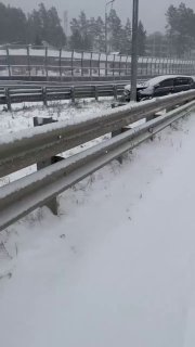 השלג של היום הביא איתו תאונות. תאונה על כביש האיקל. שם הסרטון: irkdtp Read IrCity in MAX