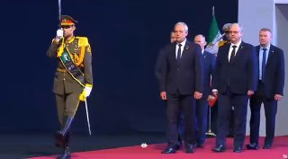 משלחת בלארוסית משתתפת בטקס הפרידה מהמנהיג ההרוג