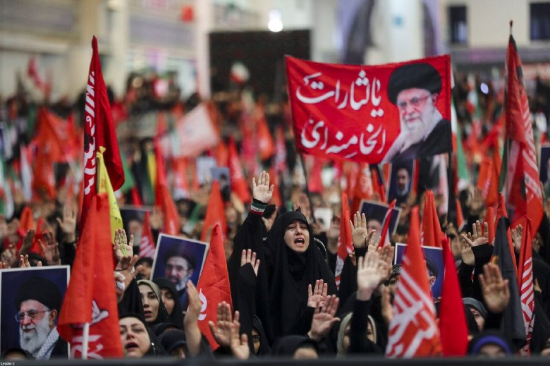 صبح نو: ▪️انا علی العهد تا صبح ظهور🔸چهل روز از آن تشییع باشکوه میگذرد، از سفر پیر مراد شهر و یک جای خالی در خیابان كشور دوست، د
