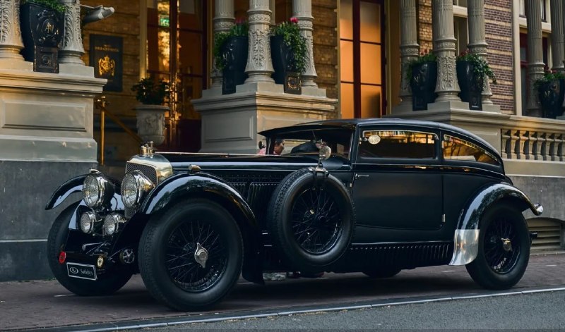 Реплику легендарного Bentley оценили $600 000
