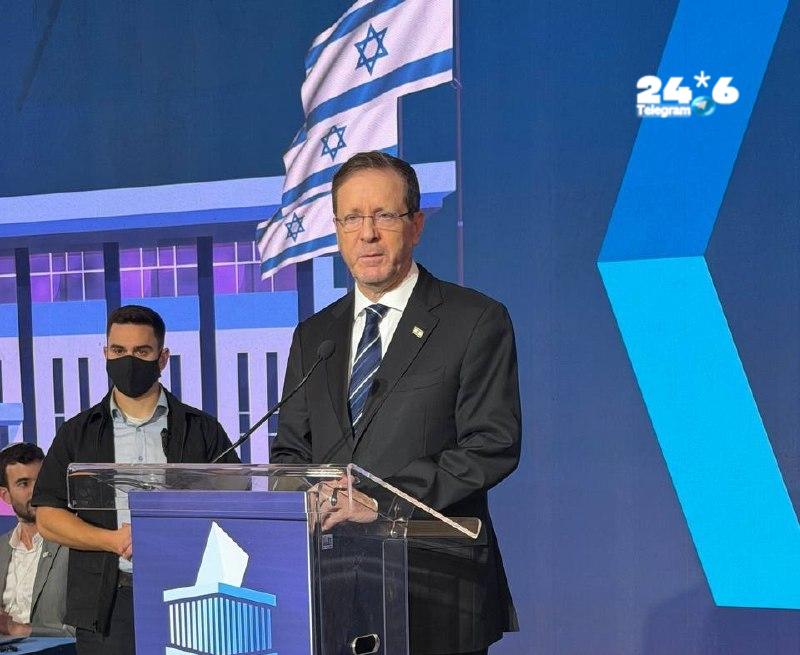 🇮🇱 נשיא המדינה הרצוג ביקר במרכז השליטה של ועדת הבחירות המרכזית בכנסת, שם אירח אותו יו"ר הוועדה, השופט סול…