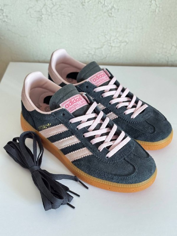 Продам кеды Adidas новые