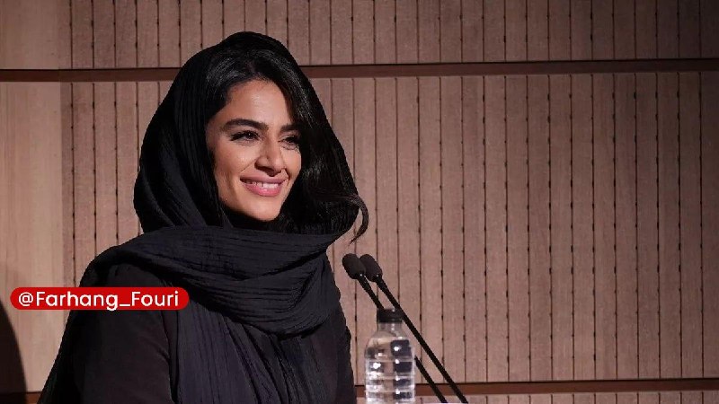 فرهنگ فوری💡: هیوا سیفیزاده، خواننده زن به چهار سال حبس محکوم شد🔹هیوا سیفیزاده که در جریان تکخوانی در «عمارت روبرو» در اسفند ۱۴۰۳ ب