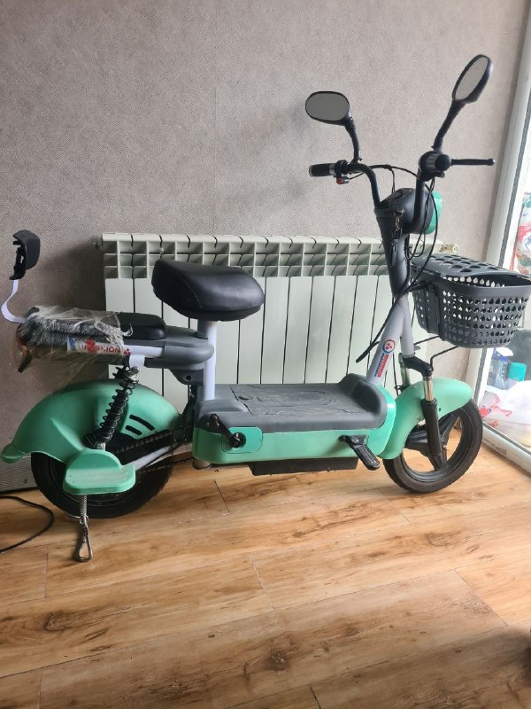 Продаётся удобный и практичный электро скутер . три режима скорости, разгоняет от 25 до 35 км в час — фото 1