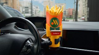 «Вкусно — и точка» совместно с «Авто.ру» запускает новое «Комбо» с держателем для автомобиляПокупатели «Комбо» смогут забрать держатель для картофеля и соуса за 1 рубль. Его можно будет разместить на приборной панели или в подстаканнике.В наличии — с 4 по 