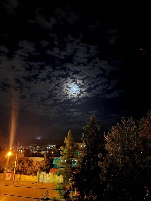 آب و هوای مشهد: 🔸 قشنگی ِماه امشب مشهد 😍🌙📸 سمانه احمدیان @HavashenasiMashhad