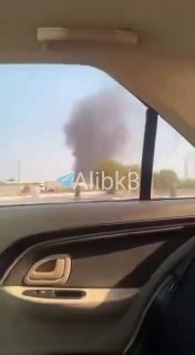 סצנות של עליית עמודי עשן בבושהר לאחר הכוונת אמריקאית