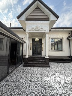 Продается дом 2.4 сотки на центр луночарском
