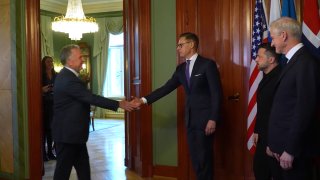 ❗️US Energy Secretary Chris Wright says the Trump administration is authorizing sales of sanctioned oil tankers so investors can buy, refurbish and return them to legal service carrying non-sanctioned crude. Wright rejected the idea that Washington is simply lifting sanctions on vessels that previously carried Russian or Iranian oil. He estimates the global “dark fleet” at about 1,600 tankers and says “dozens” or even “hundreds” could eventually rejoin the legitimate fleet.