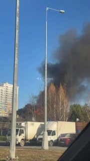 באקדמיה הבחינו בעשן שחור מהאש. קוראי כותבים שהקוטג' בוער. אנו מבררים את המידע מול משרד מצבי חירום. אנחנו תמ…