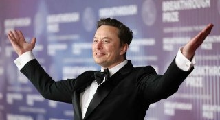 Илон Маск стал первым в истории триллионером — состояние основателя SpaceX выросло после того, как его компания провела крупнейшее в истории США первичное публичное размещение акций.SpaceX продала миллионов акций по цене $135 за штуку и привлекла $75 млрд 