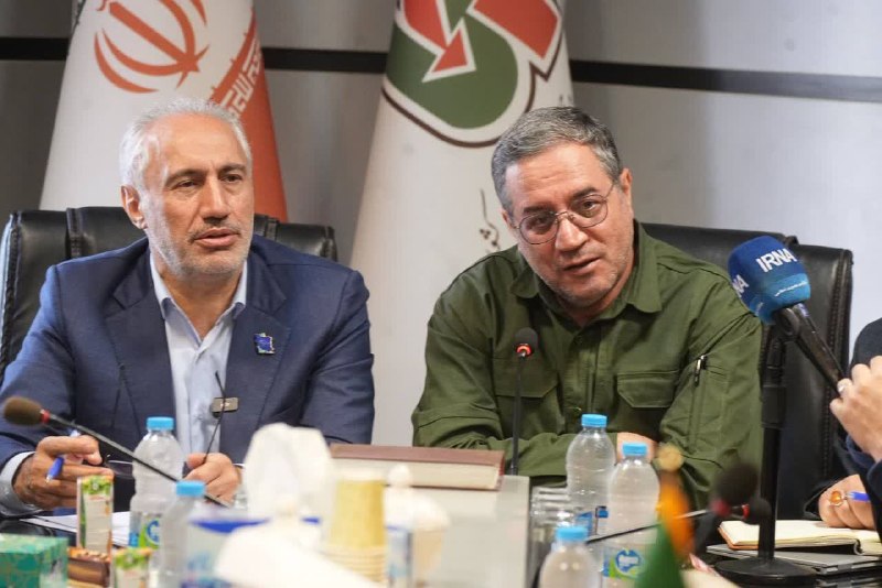 استانسازان: ✅ استاندار آذربایجانغربی:⭕️ مرزنشینان صاحبان اصلی فرصتهای اقتصادی مرزها هستنداستاندار آذربایجانغربی با تأکید بر اینکه
