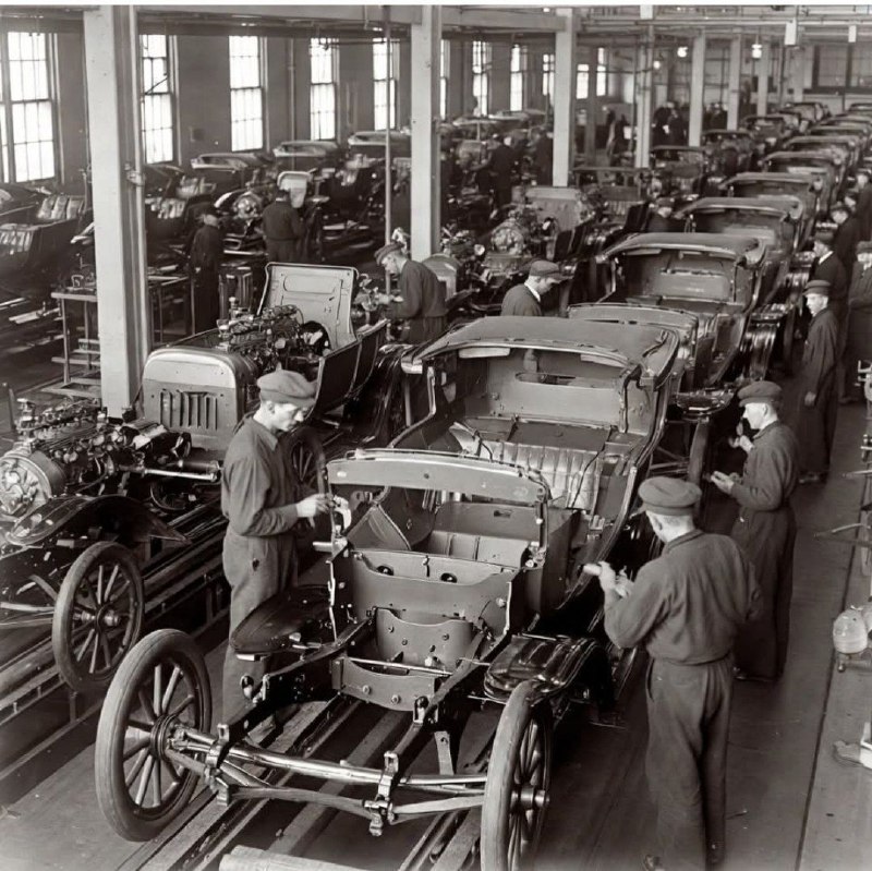 اخبارفوری و مهم: تصویری تاریخی از خط تولید فورد در سال 1913میلادی 🚗@akhbare_moheem