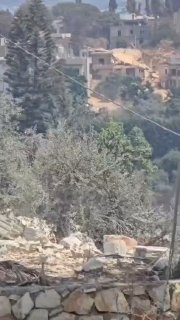 جرافة إسرائيلية تنقلب أثناء عملية تجريف جنوب لبنان