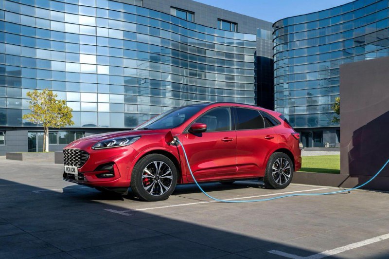Ford отозвал в Германии 56 000 кроссоверов Kuga из-за самовозгорания батареи 1