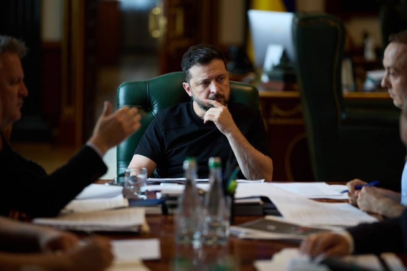 Зеленський доручив підготувати спеціальну санкційну операцію проти російського ВПК