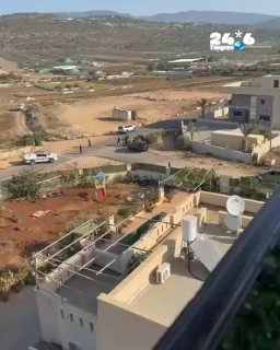 🇮🇱 This morning's documentation from Deir Hana in the Galilee: during the controlled demolition of an event hall, which was built illegally, a suspect tried to break through the police barrier at the place and interfere with the forces. He was arrested.
