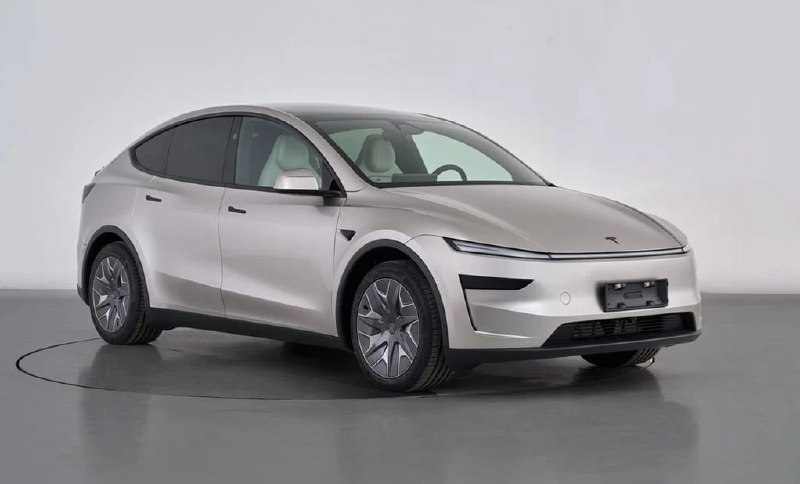 Tesla анонсировала удлинённый Model YL 3