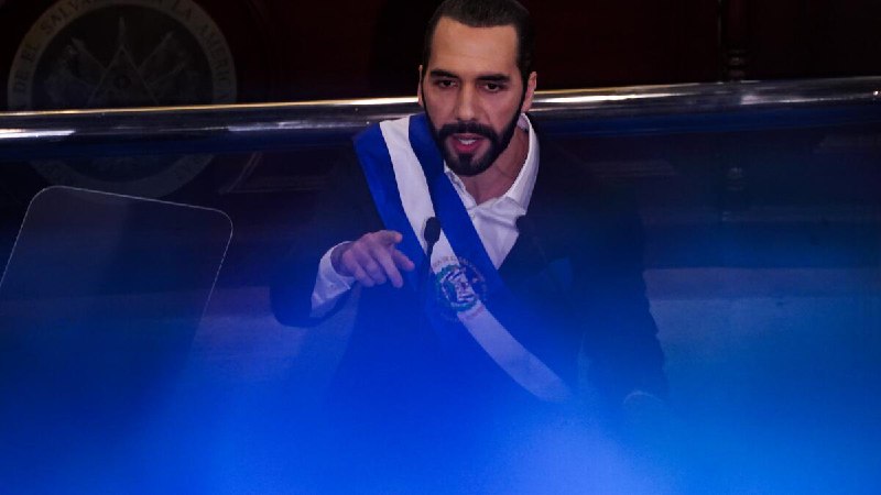 What El Salvador's Bukele, a hero for the American right, isn't showing the world