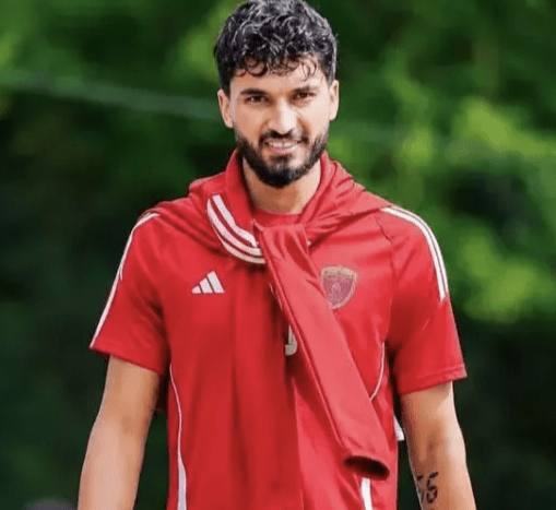 فارس ورزشی: پرسپولیس دست از قربانی برنمیدارد 🔹با وجود جذب دانیال ایری، مسئولان باشگاه پرسپولیس همچنان به دنبال تقویت این تیم هستند