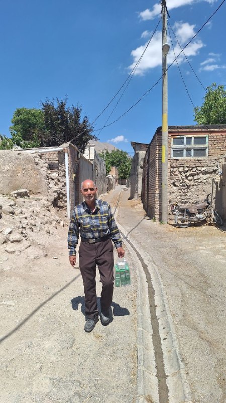 کانال طبیعت آذربایجان و میاب: در کوچه منتهی به چشمه باشی که برای نماز می رفتم با آقای علی (مقصود ) احمدی عزیز و مهربانداماد مرحوم عزیز عمی دیدار و گفت