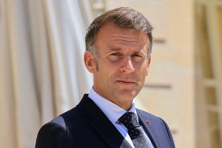 Macron's popularity reached 15%