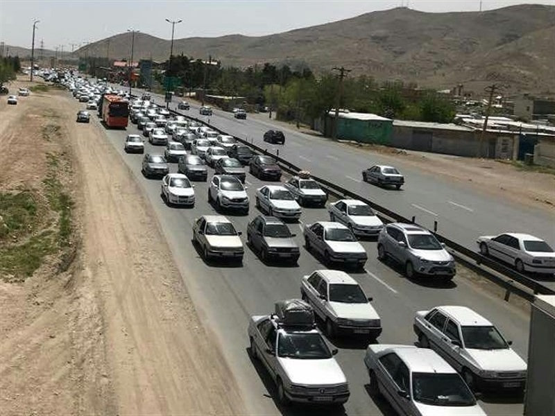 התנועה בשלושת הכבישים הראשיים של Razavi Khorasan כבדה אך חלקה